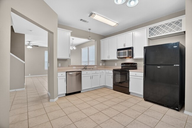Building Photo - 10624 Traymore Dr