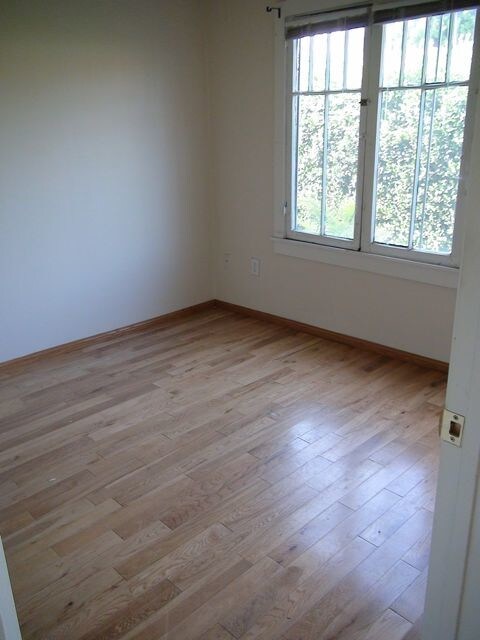 2 habitaciones bien iluminadas - 2501 Elsinore St
