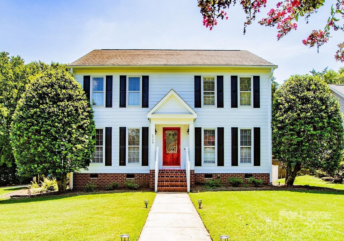 Foto principal - 5724 Ivygate Ln