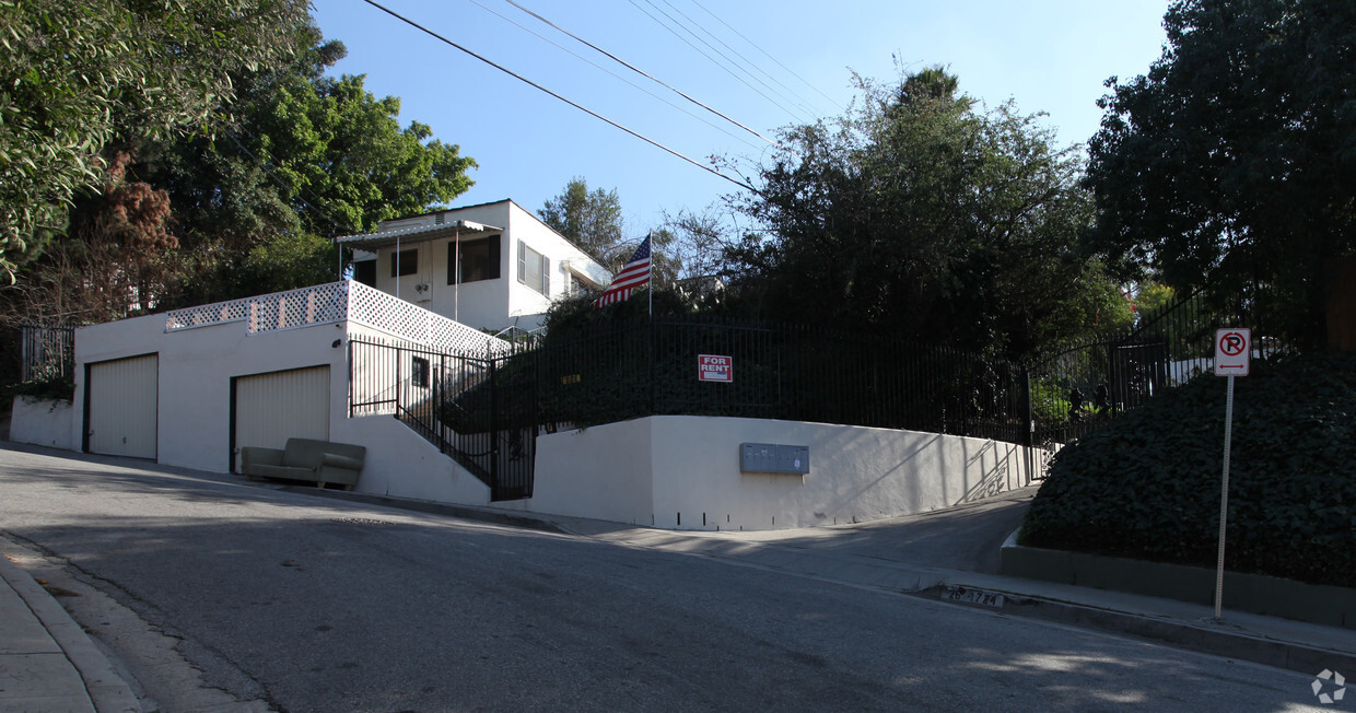 Foto principal - 1724-1726 Lucretia Ave