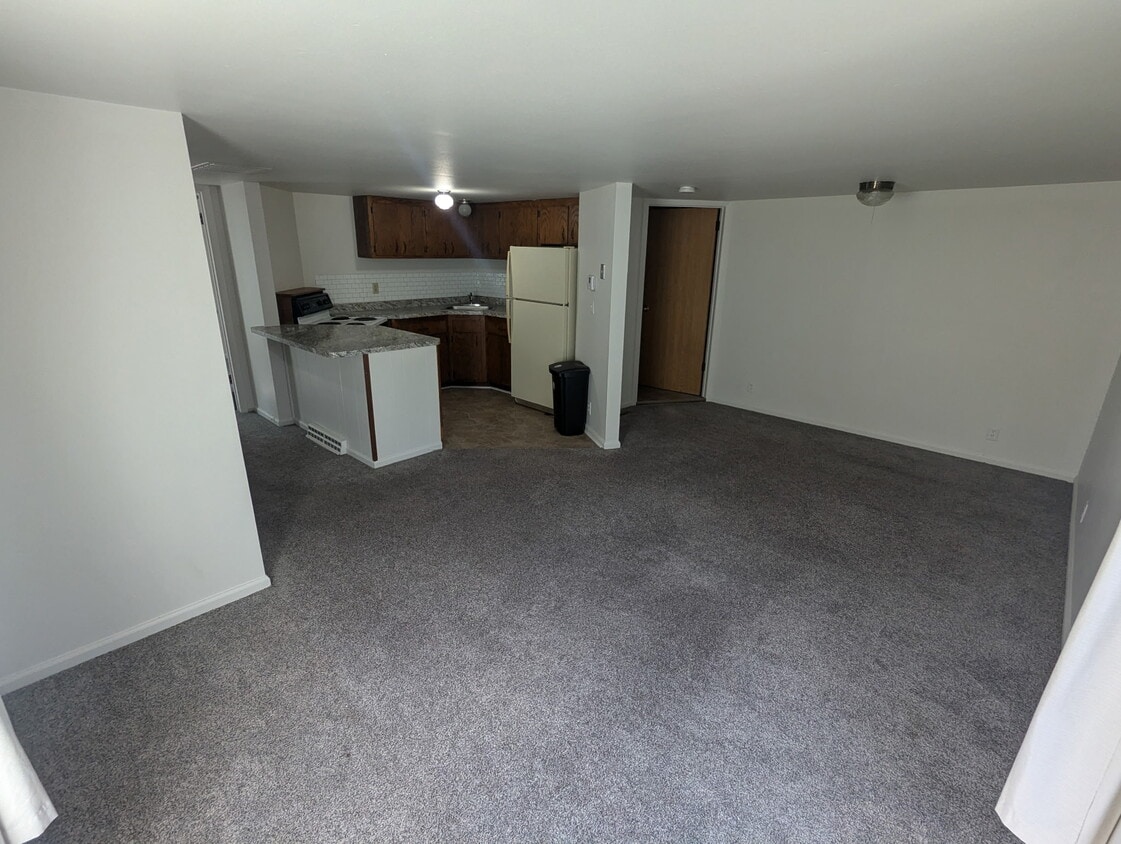 Building Photo - 4020 S Beaumont Ave