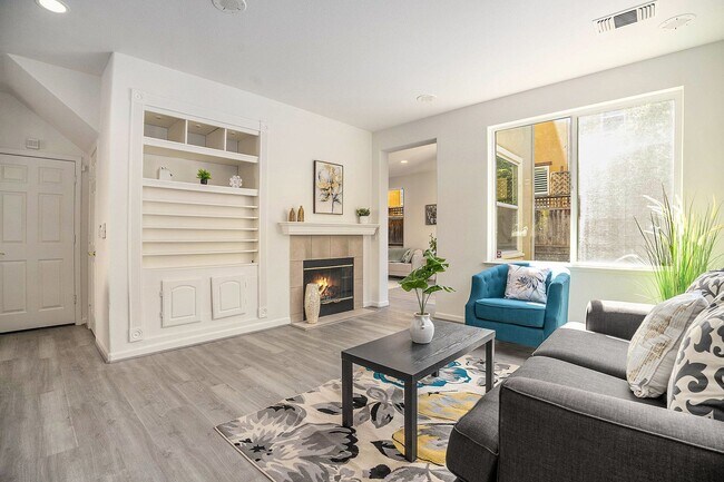 Building Photo - Beautiful and Move-In Ready, 4BD/2.5BA, Tw...