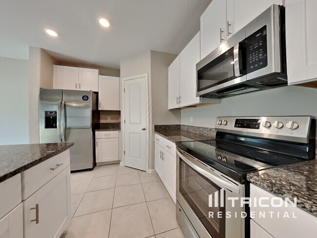 Building Photo - 13335 Willow Bluestar Loop Riverview FL
