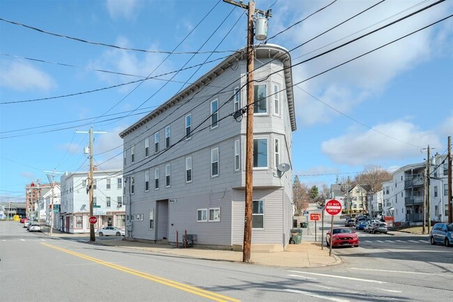 Building Photo - 74 Massabesic St