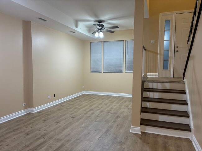 Building Photo - 1741 W 18th Pl