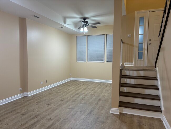 Foto del edificio - 1741 W 18th Pl