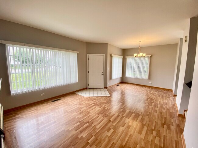 Foto del edificio - 185 N Oakhurst Dr