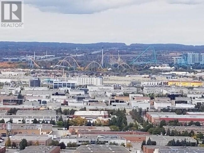 Photo du bâtiment - 898 Portage Pkwy