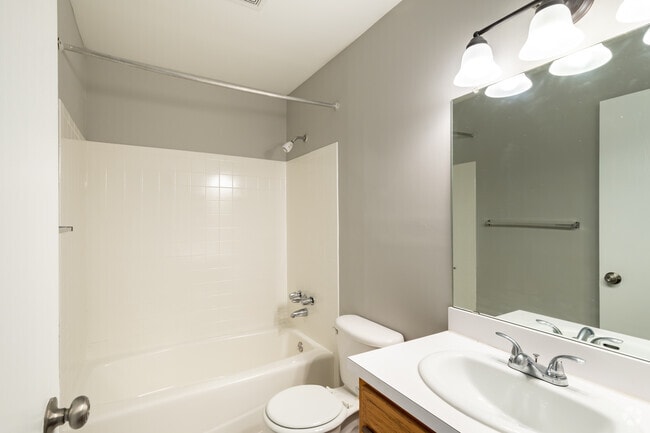 3HAB, 1,5BA - 1,450 ft² - Baño - Turtle Creek Apartments