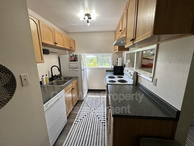 Foto del edificio - 64 12th St