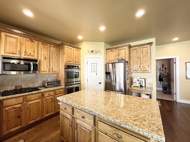 Building Photo - 2035 Quartzridge Dr