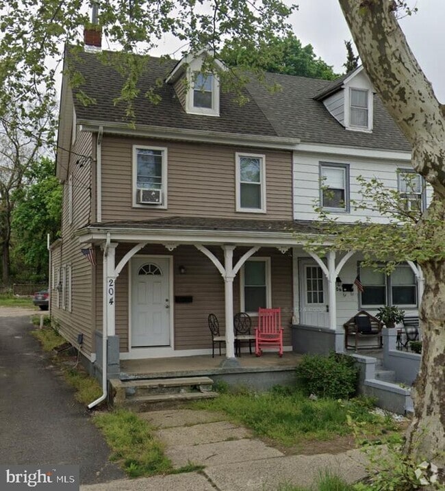 Building Photo - 204 Washington St