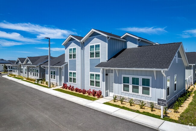 Building Photo - The Sophia Luxury Villas