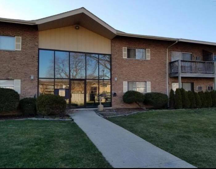 7410 Brookdale Dr, Darien, IL 60561 Condo for Rent in Darien, IL