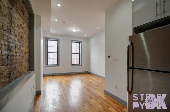 Foto del edificio - 1 bedroom in Brooklyn NY 11221
