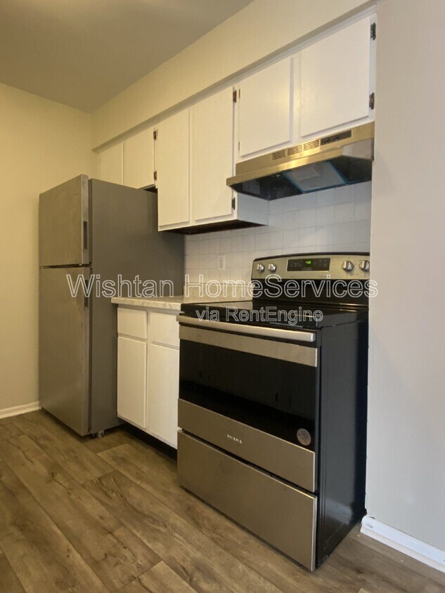 Foto principal - 204 Charleston Blvd
