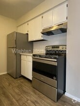 Building Photo - 204 Charleston Blvd