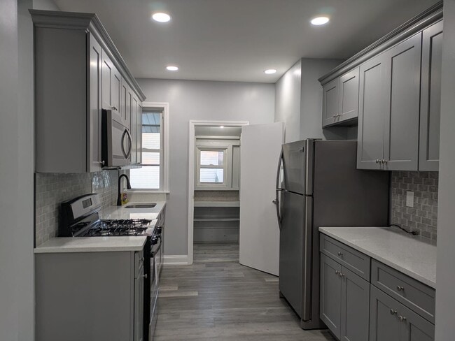 Building Photo - 9502 Avenue N