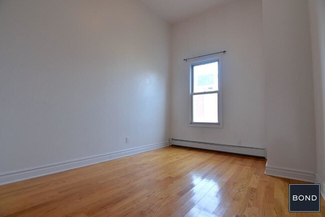 Foto del edificio - Bedford Avenue