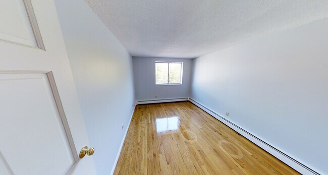 Building Photo - 14 Murdock St