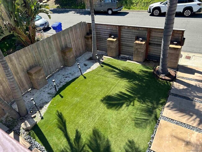 Building Photo - 3550 Wawona Dr