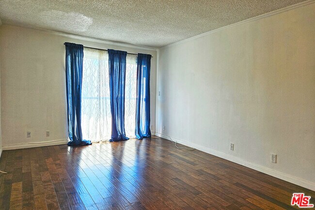 Foto del edificio - 618 N Howard St