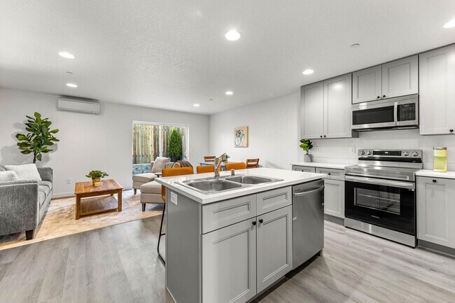 Foto del edificio - WELCOME HOME! 2 MONTHS FREE