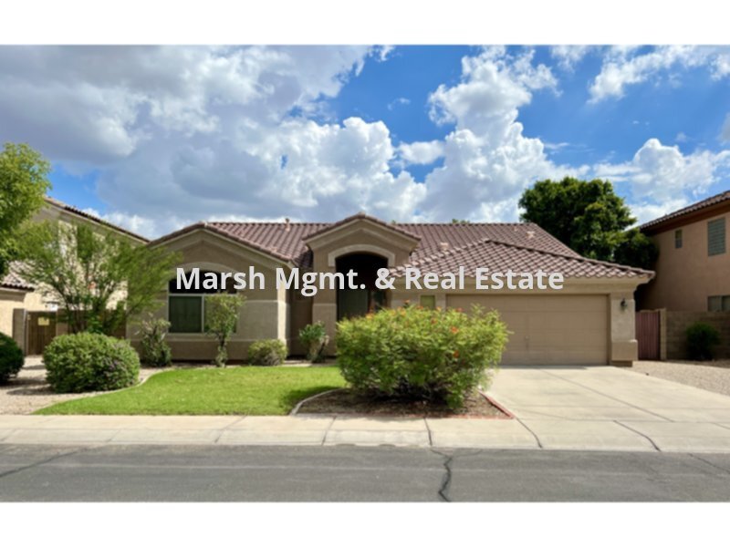 Foto principal - Beautiful 3 bedroom + den home in Gilbert ...