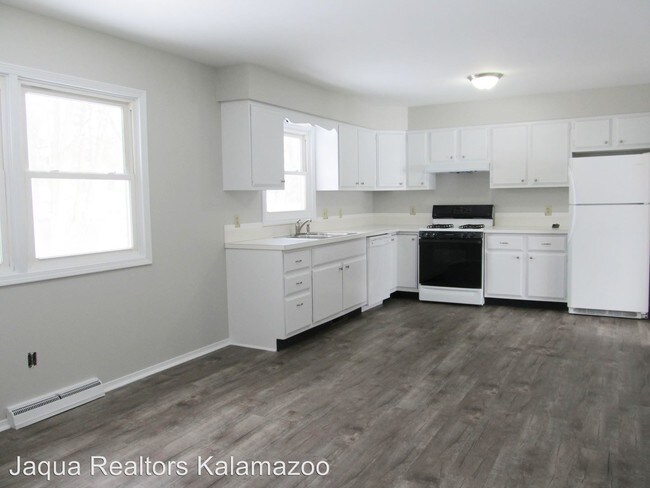 Building Photo - 3 br, 2 bath House - 1408 Romence Rd.