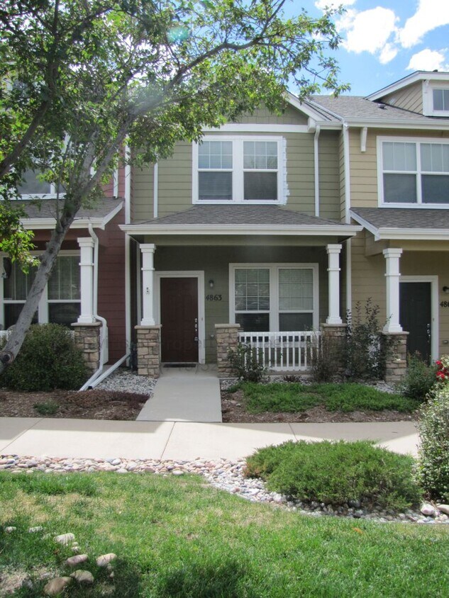 Foto principal - Beautiful 2 Bedroom Townhouse Near The Air...
