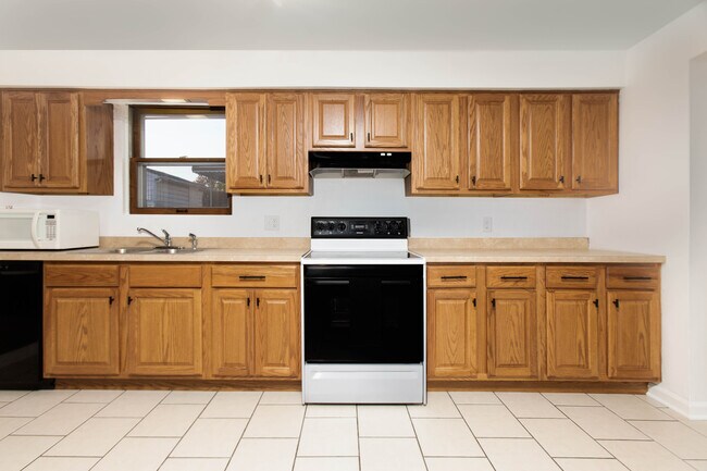 Upgraded Kitchen - 934 N Highland Ave