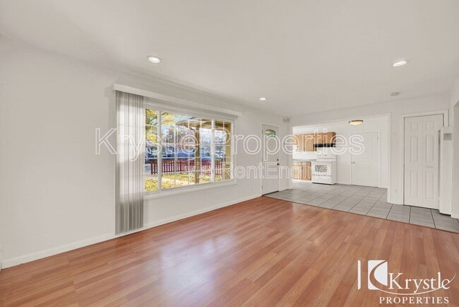 Foto del edificio - 1009 Heartwood Ave