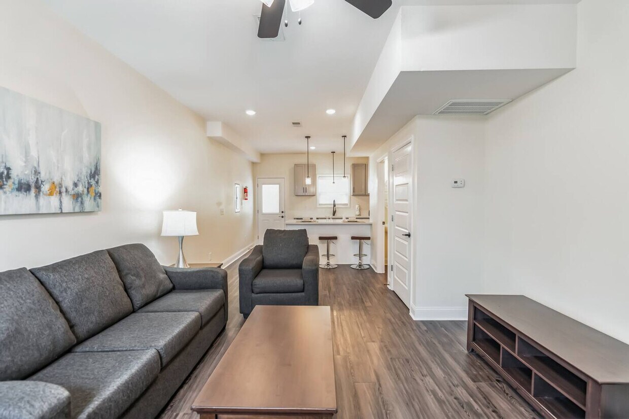Foto principal - 874 Needmore Rd