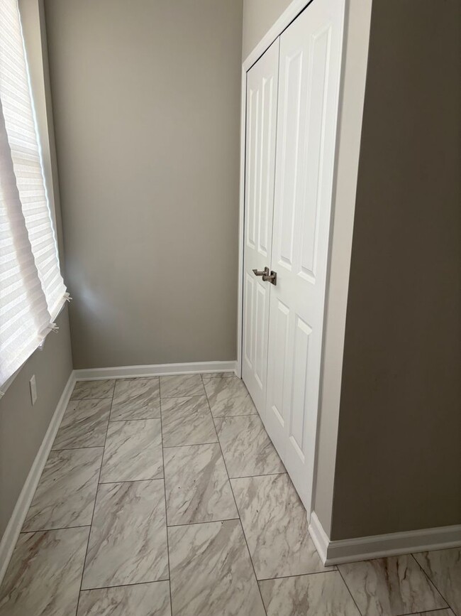 Building Photo - Brand-New 3-Bed, 2.5-Bath Condo: Modern Co...