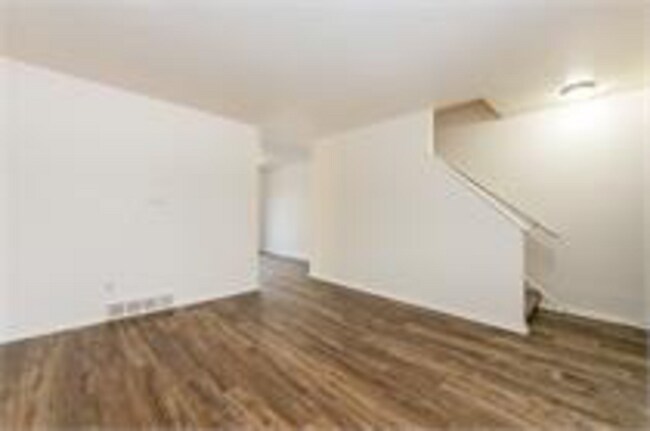 Foto del edificio - 1720 River Bend Rd