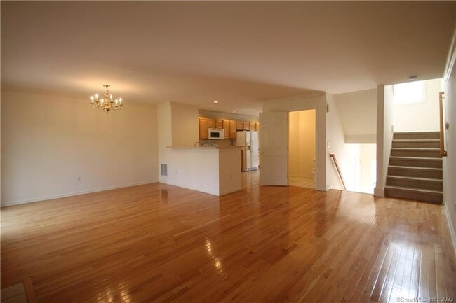 Foto del edificio - 1407 Larson Dr