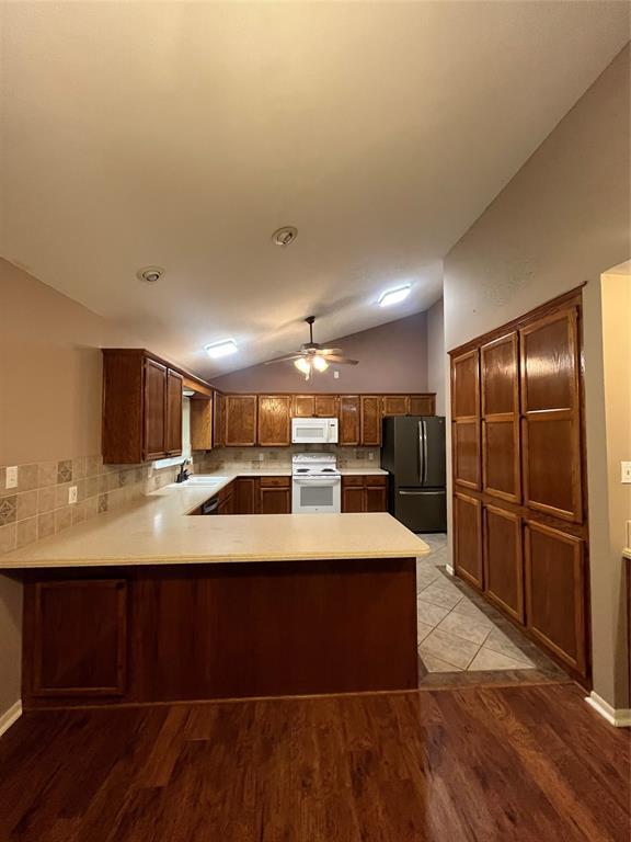 Foto del edificio - 2107 Greentree Dr