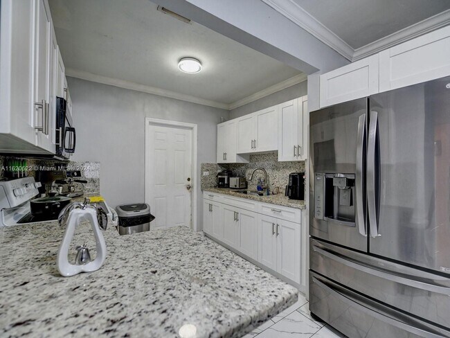 Foto del edificio - 350 E 13th St