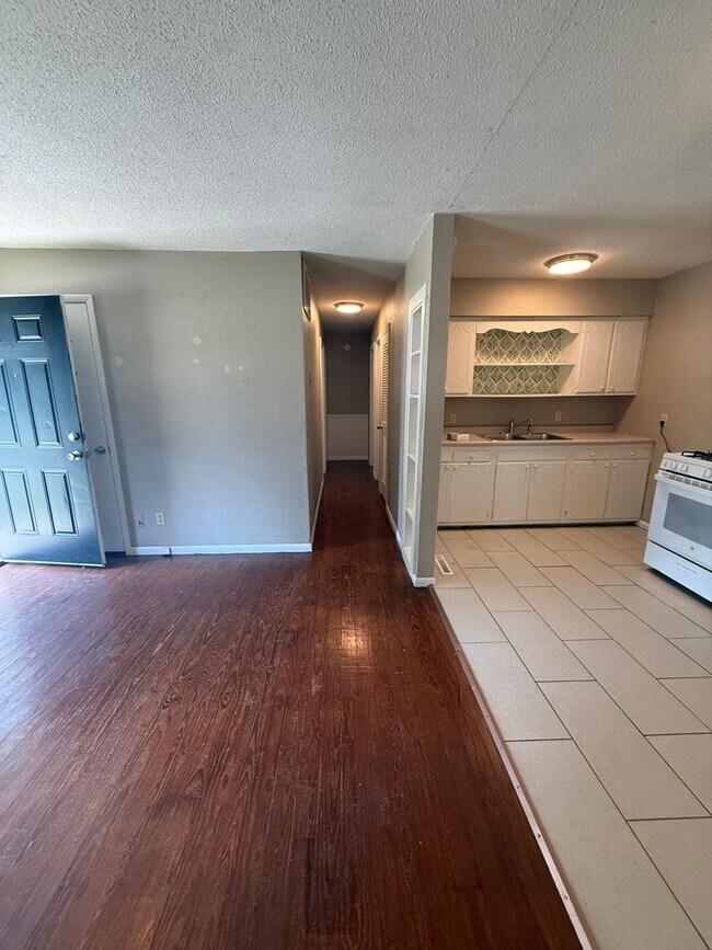 Foto del edificio - 2 bedroom/1 bathroom