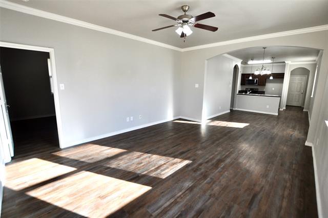 Building Photo - 1106 Story Book Ln