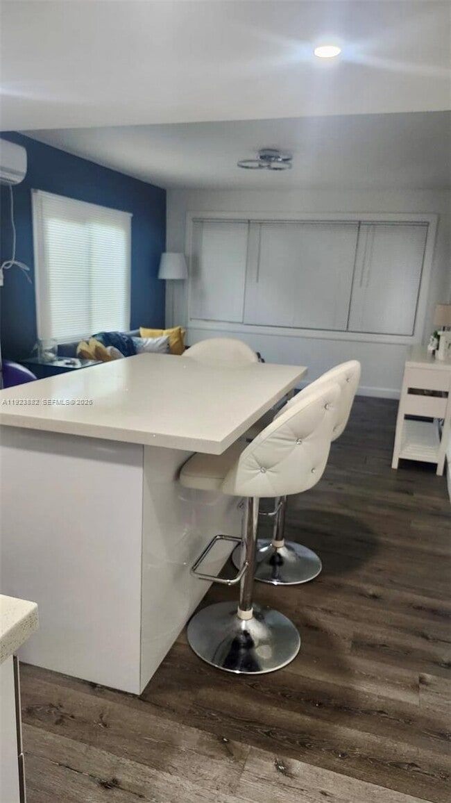 Building Photo - 14 Cedar St