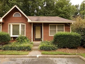 Building Photo - 686 Rock Garden Cir