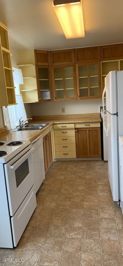 Building Photo - 2 br, 1 bath House - 215 E Beall St