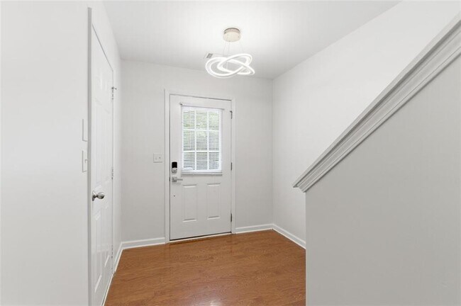 Foto del edificio - 6710 Stoneleigh Way