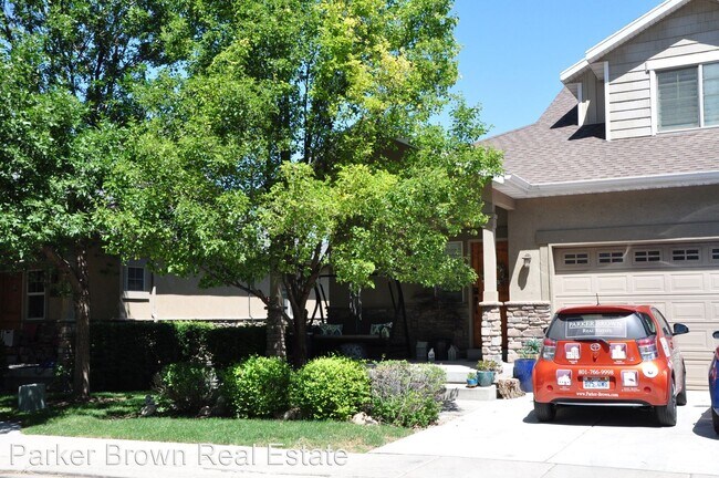Building Photo - 3 br, 2.5 bath House - 2224 Mackay Ln