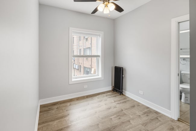 Foto del edificio - 1059 W Glenlake Ave