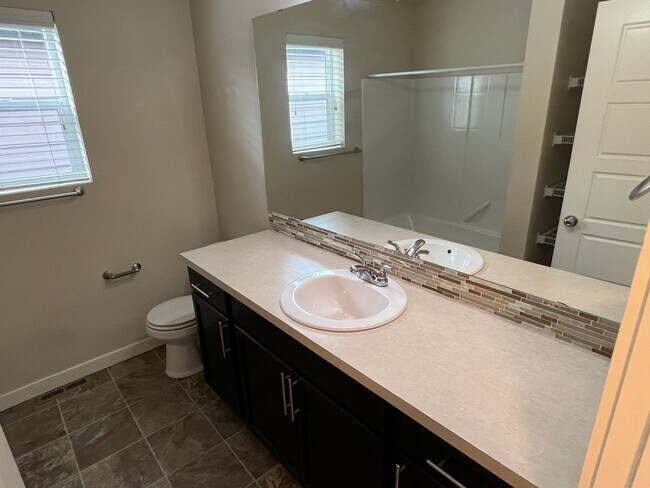 Foto del edificio - Amazing Puyallup Home waiting for you!