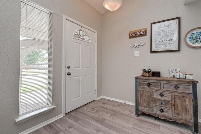 Building Photo - 307 Countryside Dr