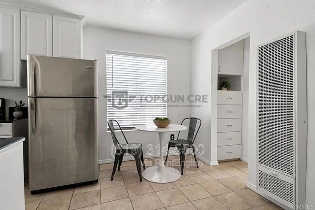 Foto del edificio - 4262 Wilson Ave