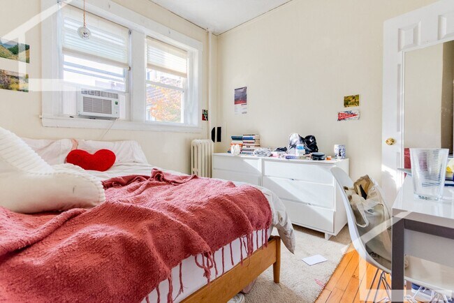 Foto del edificio - Spacious 4 bedroom